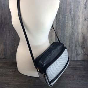 Gucci vintage great condition crossbody messenger